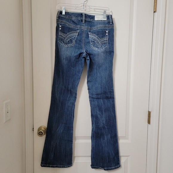 Ariya Jeans Size 5/6 Low Rise Bootcut, Contrast Stitching, Gently Used Condition - Picture 3 of 14
